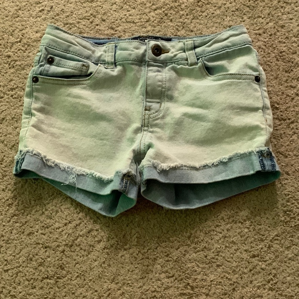 These shorts have been barely used and are in perfect condition